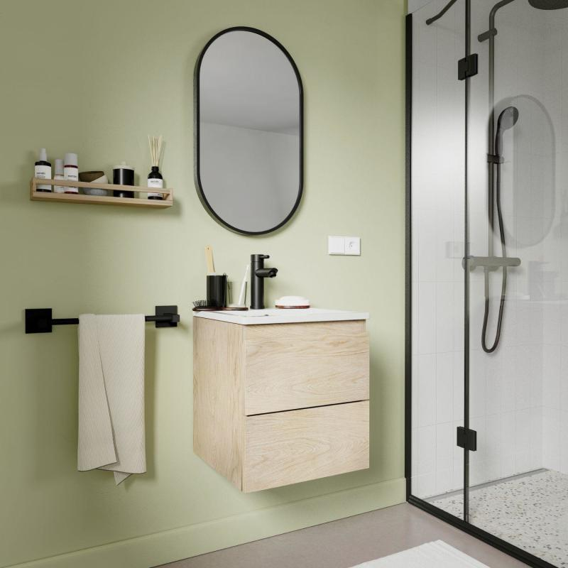 Comment choisir des meubles compacts pour maximiser le rangement dans une petite salle de bains en hiver